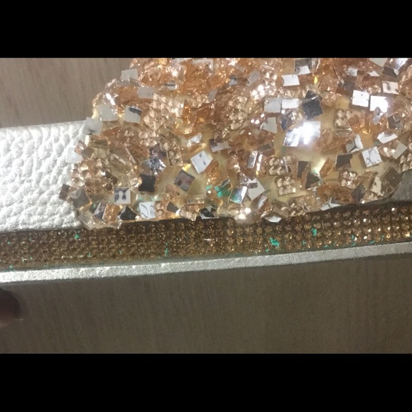 GOLD SLIDES DRIPPING IN SPARKLING SHOES - Picture 5 of 7